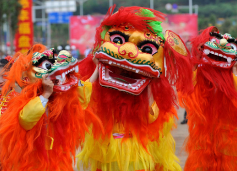 舞獅訓練太刻苦，只為臺上的精彩呈現(xiàn)(圖1)
